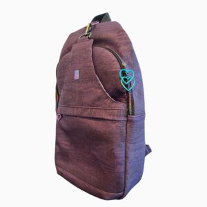 Retro Back Sling i kork - fargen er auberginer